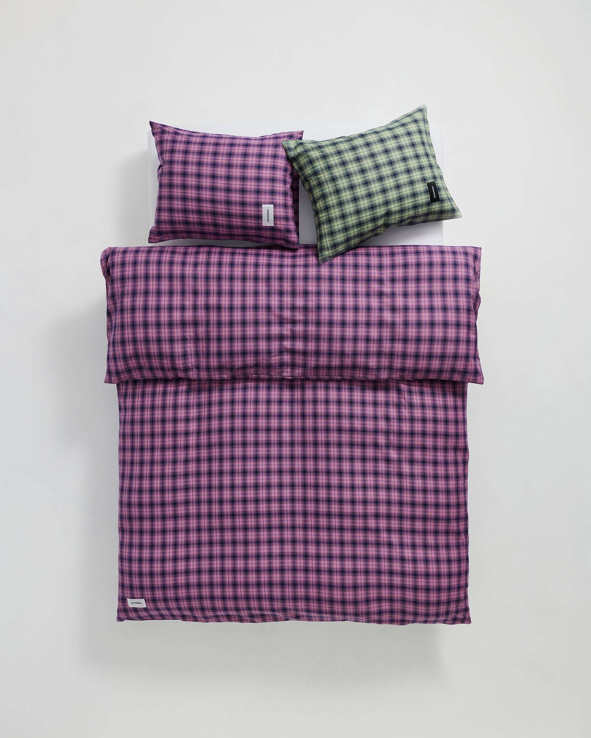 Rodeo duvet cover | Neon pink check Oxford